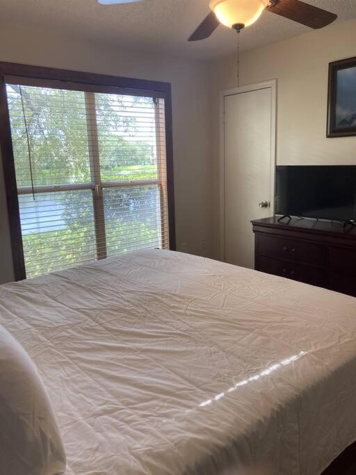 Lakeview Condo In Gated Community Tampa Eksteriør billede