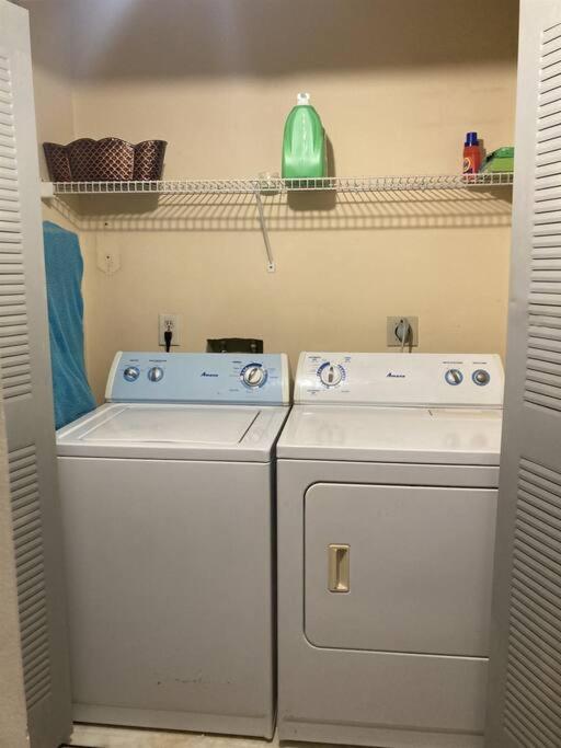Lakeview Condo In Gated Community Tampa Eksteriør billede