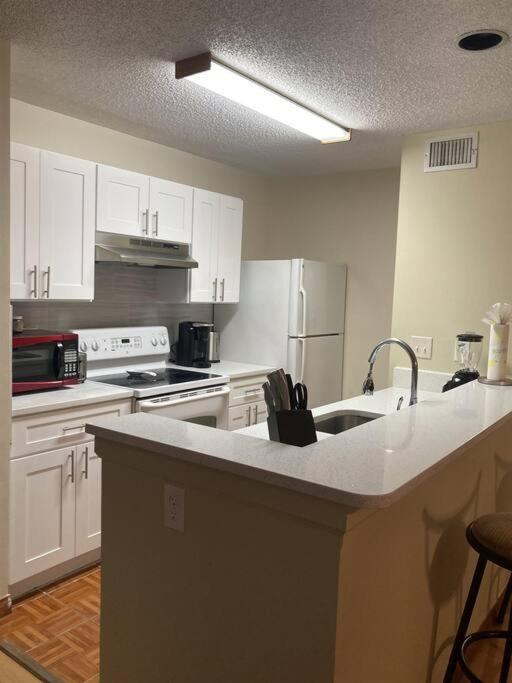 Lakeview Condo In Gated Community Tampa Eksteriør billede